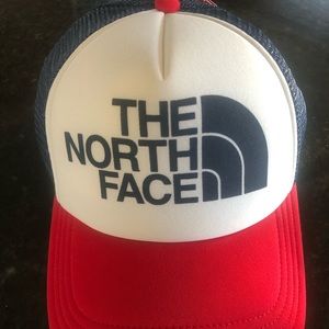 NWT. North Face Trucker Hat. Medium. Adjustable.